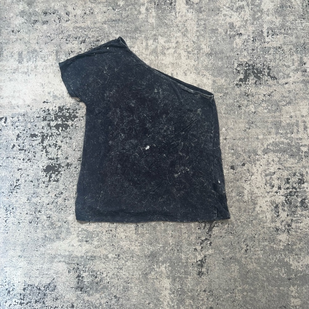 American Eagle Charcoal Gray Splatter One Shoulder Tee Shirt